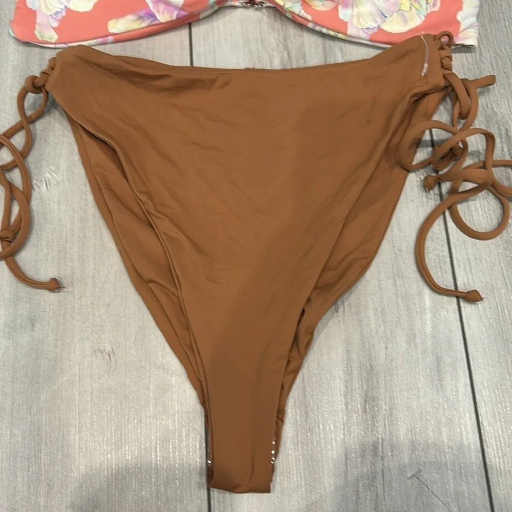 Dippin' Daisy's two piece bikini set swimsuit size medium